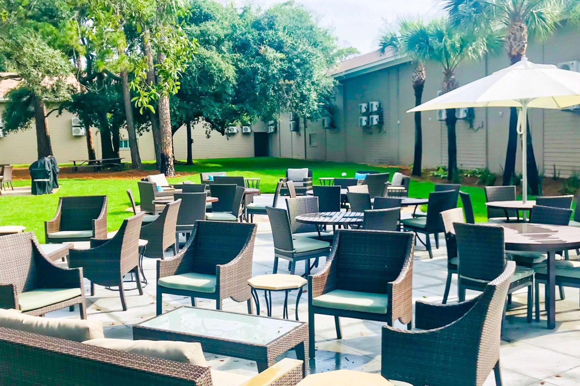 Seafarer Inn & Suites, Ascend Hotel Collection Jekyll Island Bagian luar foto