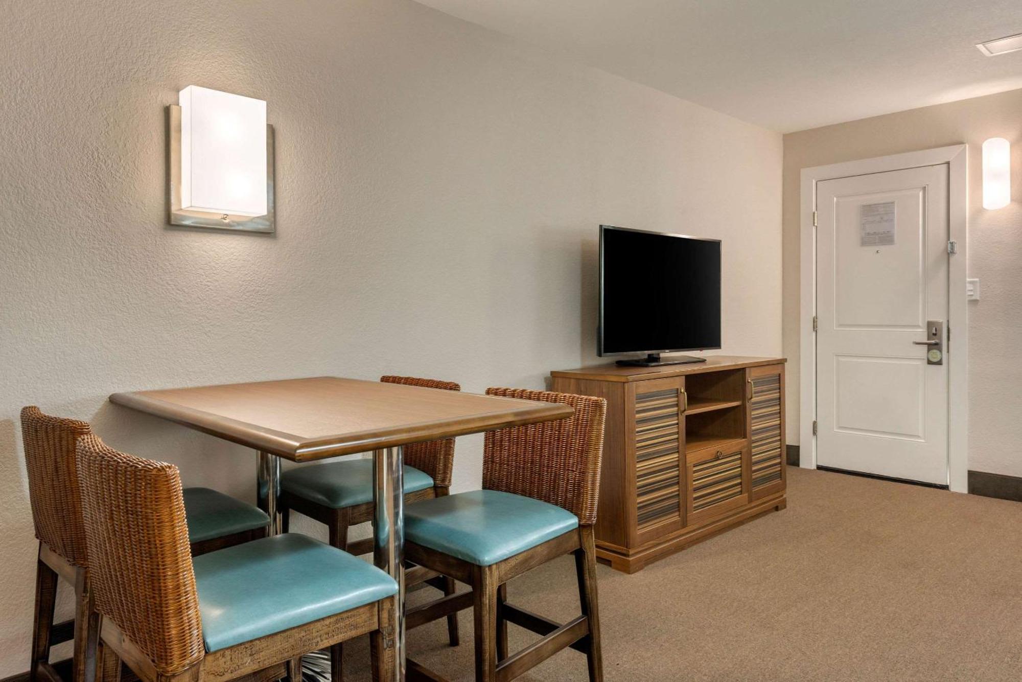 Seafarer Inn & Suites, Ascend Hotel Collection Jekyll Island Bagian luar foto