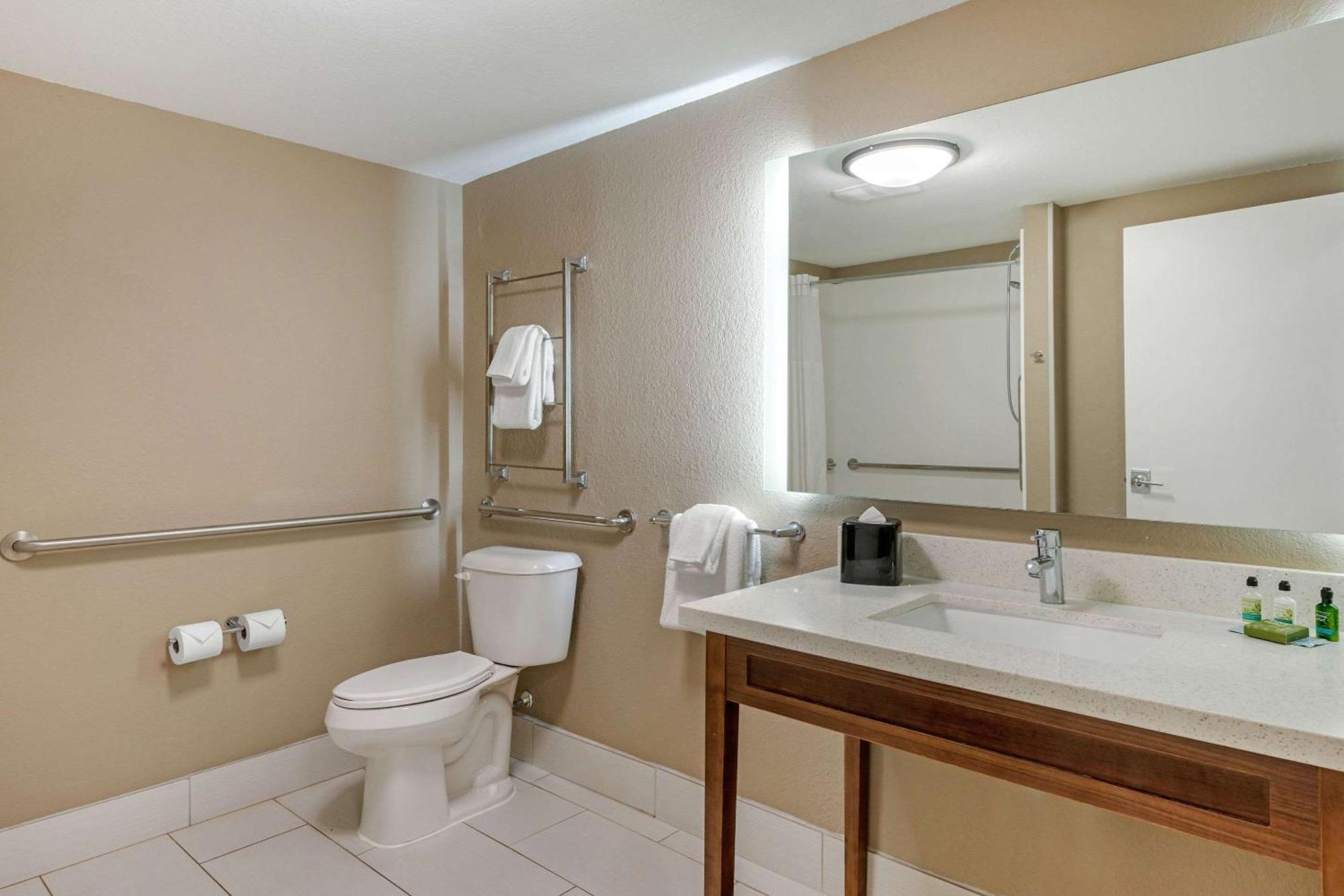 Seafarer Inn & Suites, Ascend Hotel Collection Jekyll Island Bagian luar foto