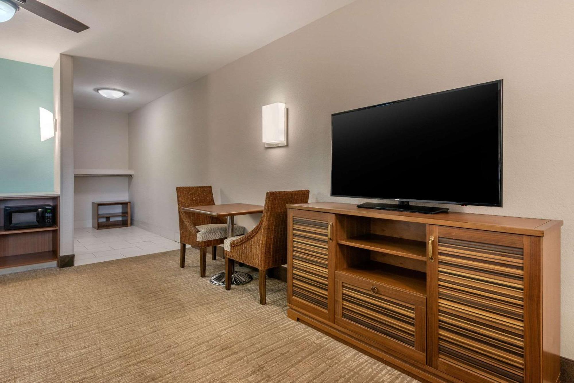 Seafarer Inn & Suites, Ascend Hotel Collection Jekyll Island Bagian luar foto